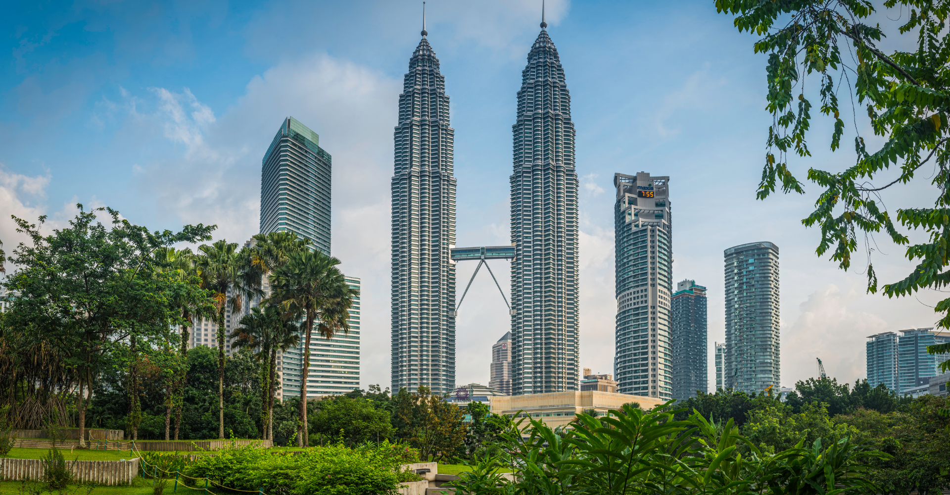 Kuala Lumpur and Borneo – Urban Adventure and Orangutan Encounter